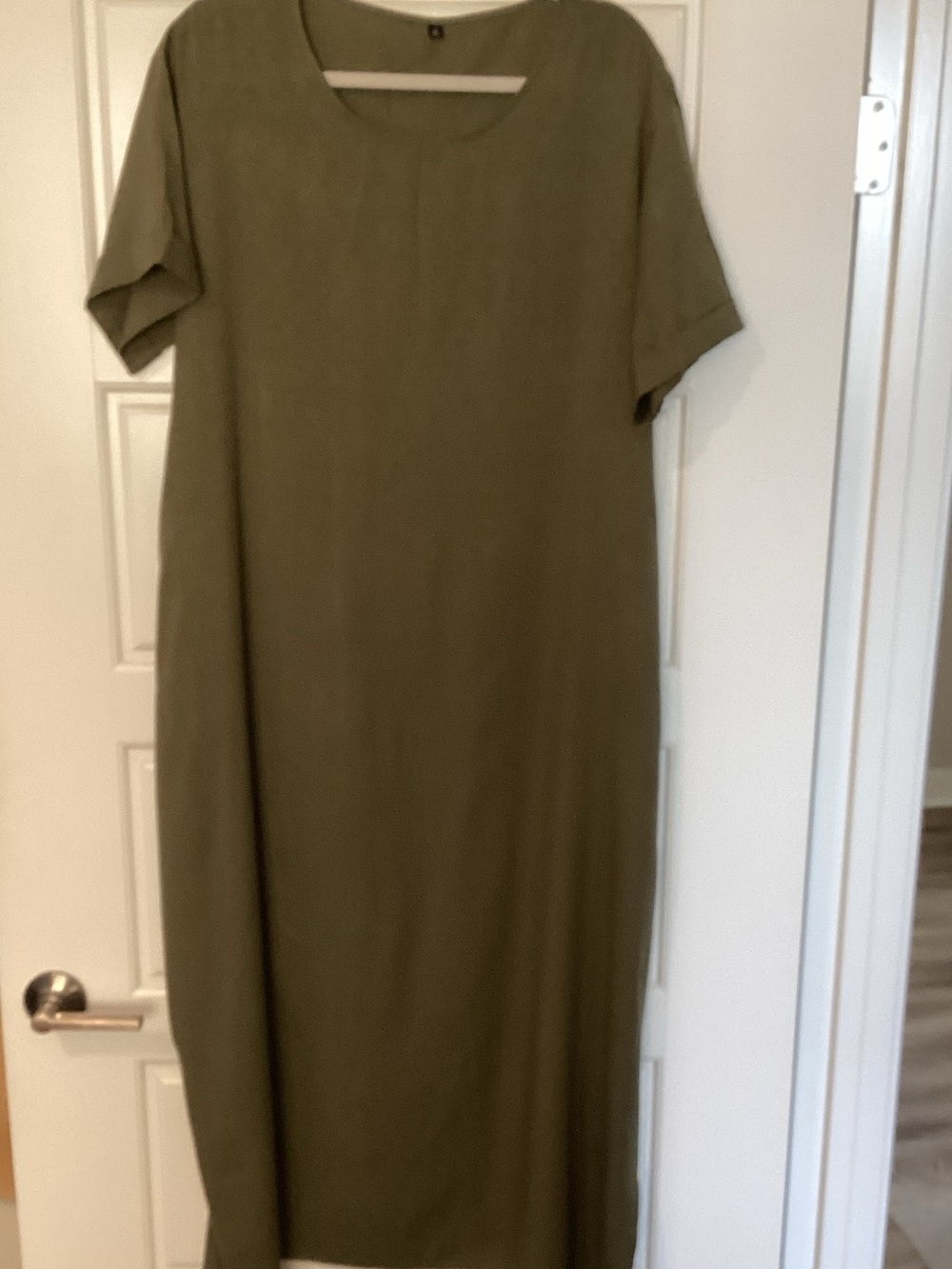 Women's Olive Green Short-Sleeve Maxi Dress pockets